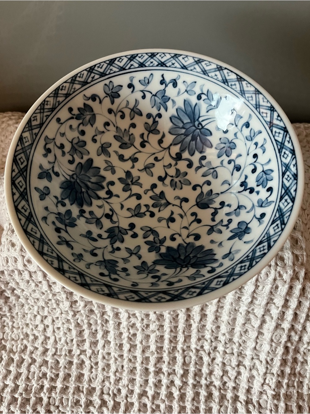 Japanese porcelain serving bowls Blue and White Floral Porcelain Bowl 421